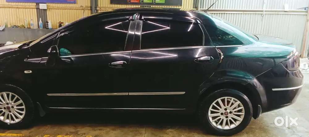 Fiat Linea Emotion 2009 Petrol Car