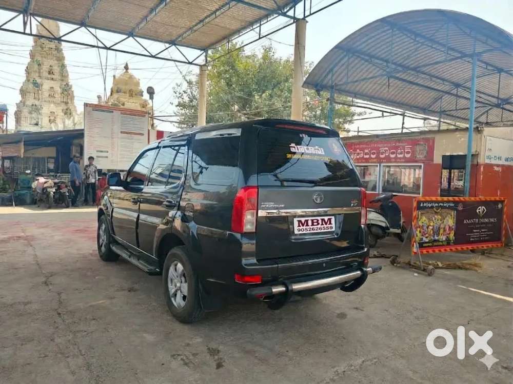 Tata Safari Storme 2015