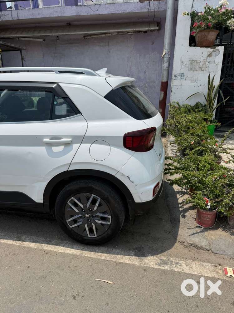 Hyundai Venue Car