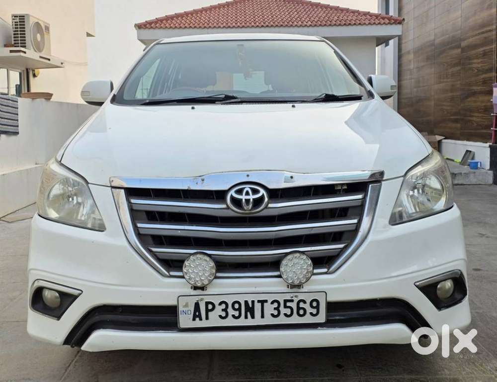 Toyota Innova 2.5 Vx 7 Seater Bs Iv, 2014, Diesel