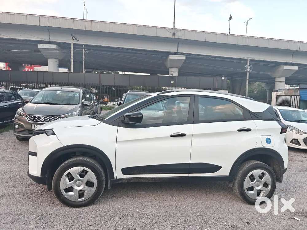 Tata Nexon Pure S Diesel Amt 2024  4,600 Km  Negotiable