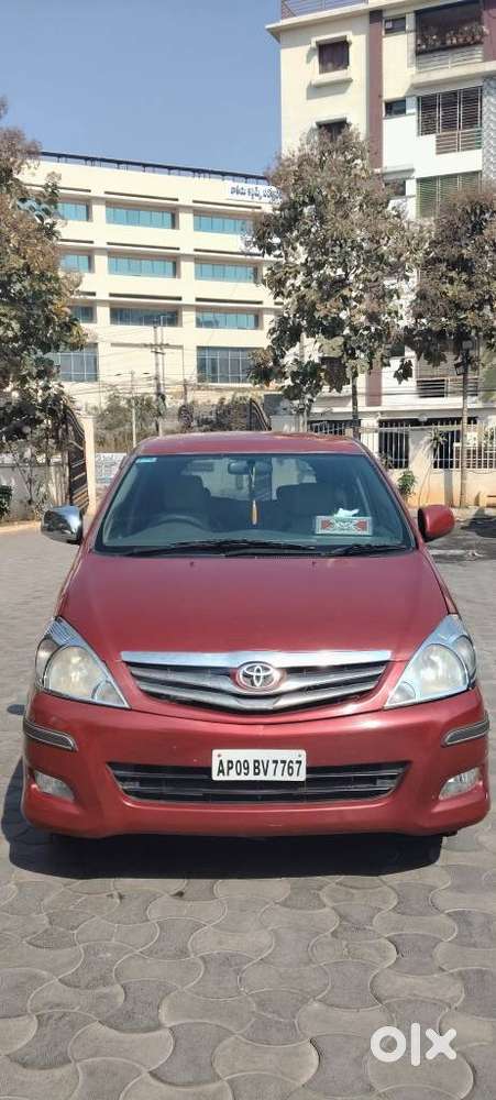 Toyota Innova 2004-2011 2.5 V Diesel 8-seater, 2009, Diesel