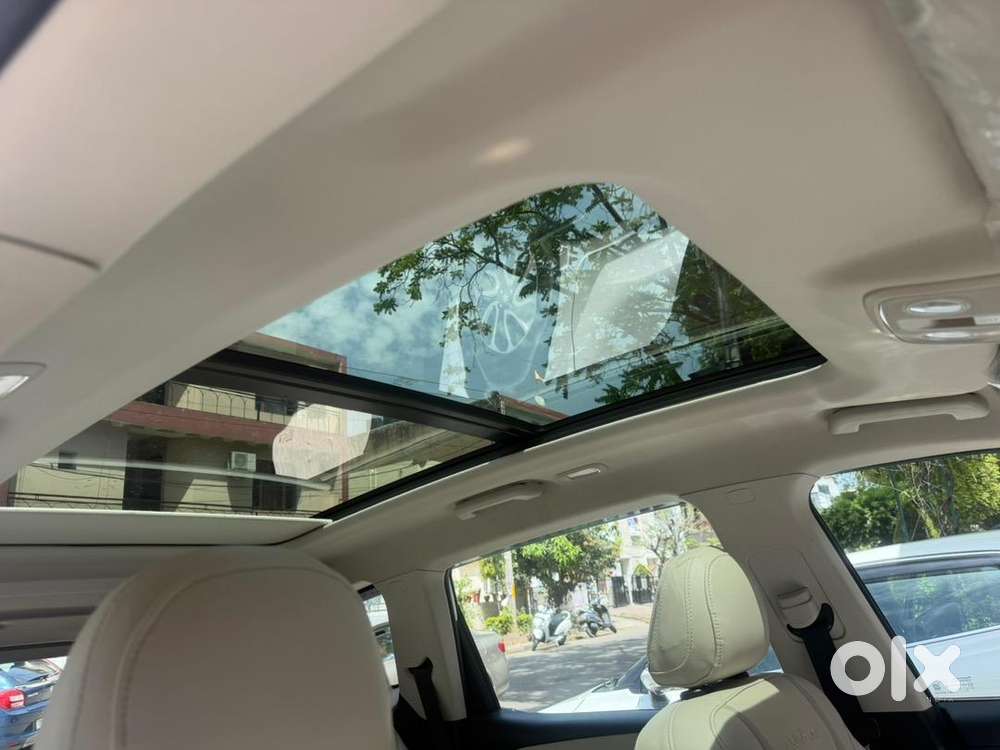 2022 Mahindra Xuv 700 Ax5 Automatic