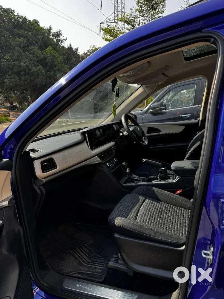 Mahindra Xuv700at 2024 Diesel 122000 Km Driven