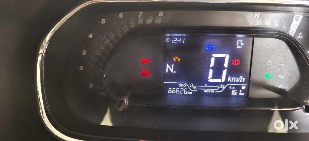 Tata Nexon Xma Sunroof(automatic)