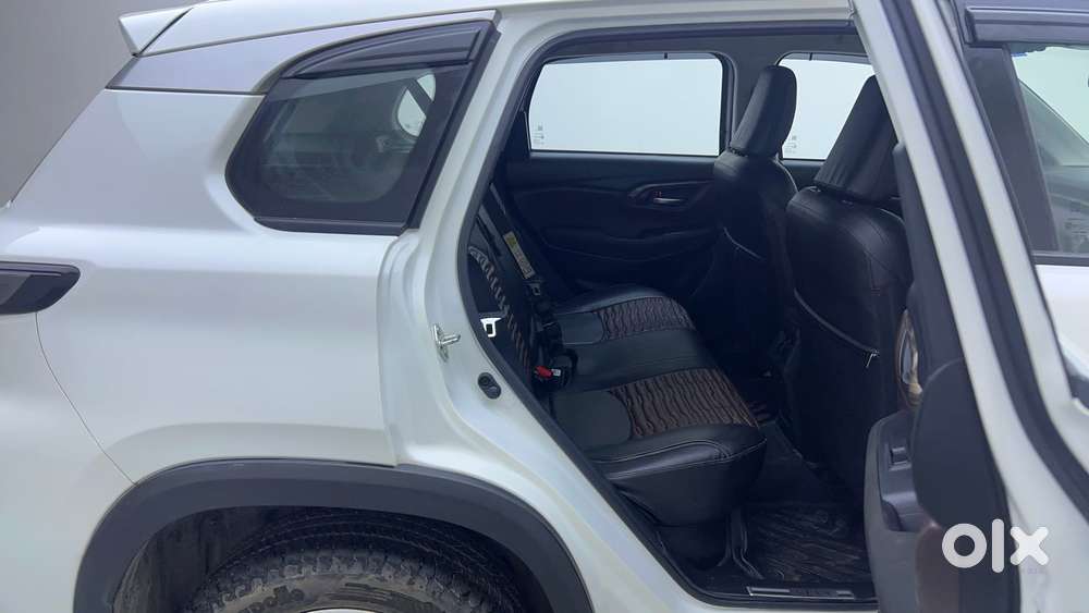 Maruti Suzuki Grand Vitara 1.5 Delta Smart Hybrid At, 2023, Petrol