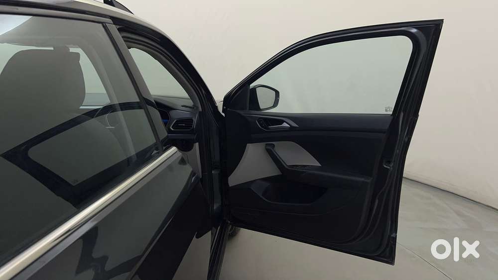 Volkswagen Taigun Topline 1.0 Tsi At (electric Seats), 2022, Petrol