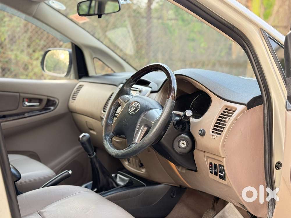 Toyota Innova 2.5 Z Diesel 7 Seater, 2015, Diesel