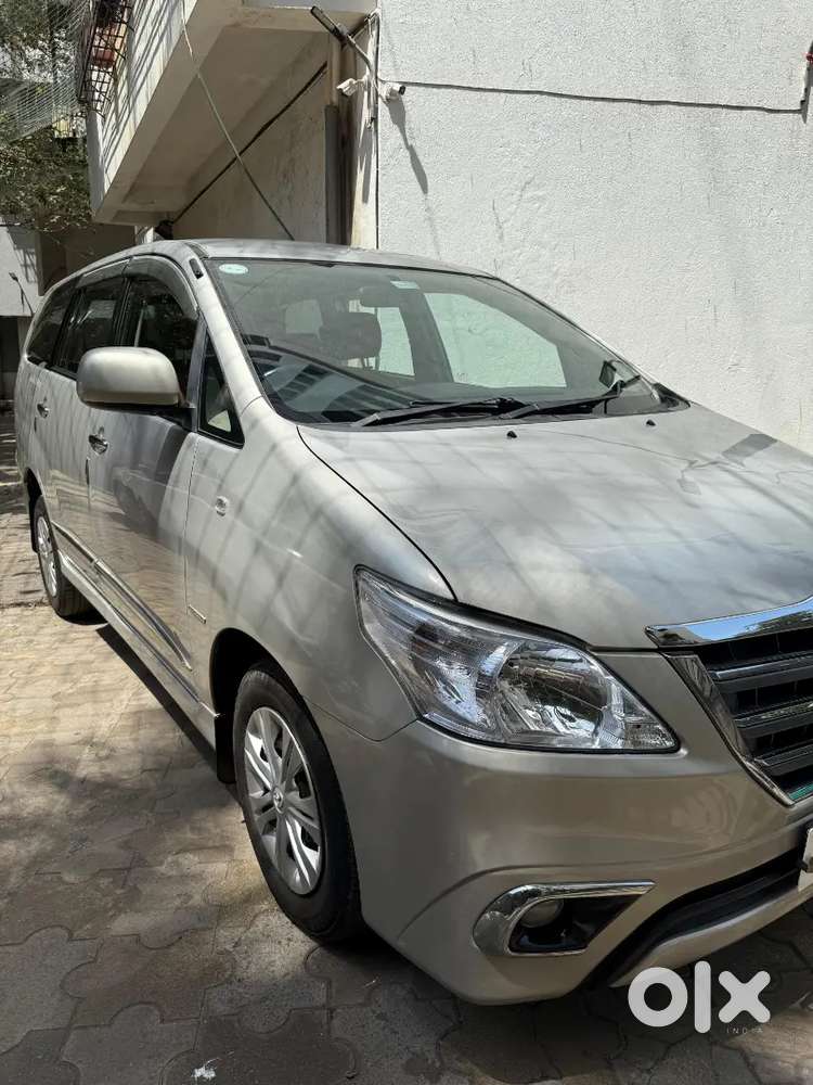 Toyota Innova 2016