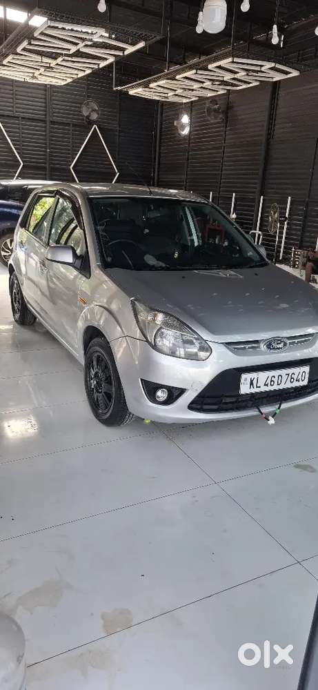Ford Figo 1.5 Titanium 2011