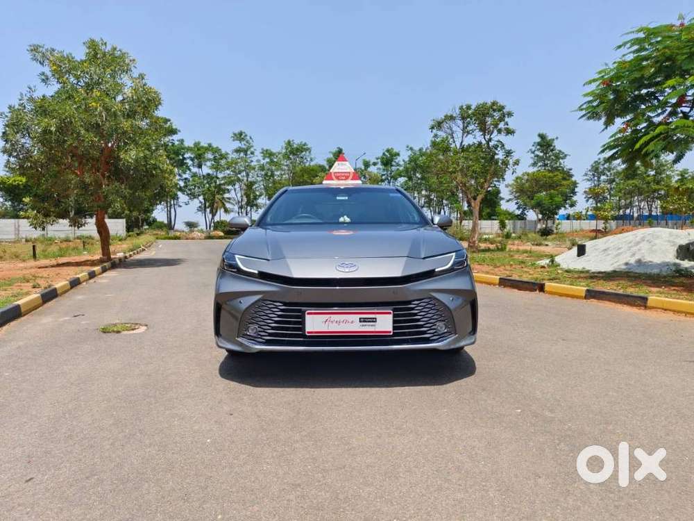 Toyota Camry Hybrid, 2025
