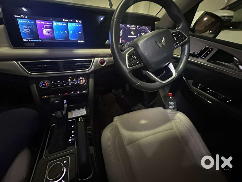 Mahindra Xuv700 2022 Diesel Well Maintained