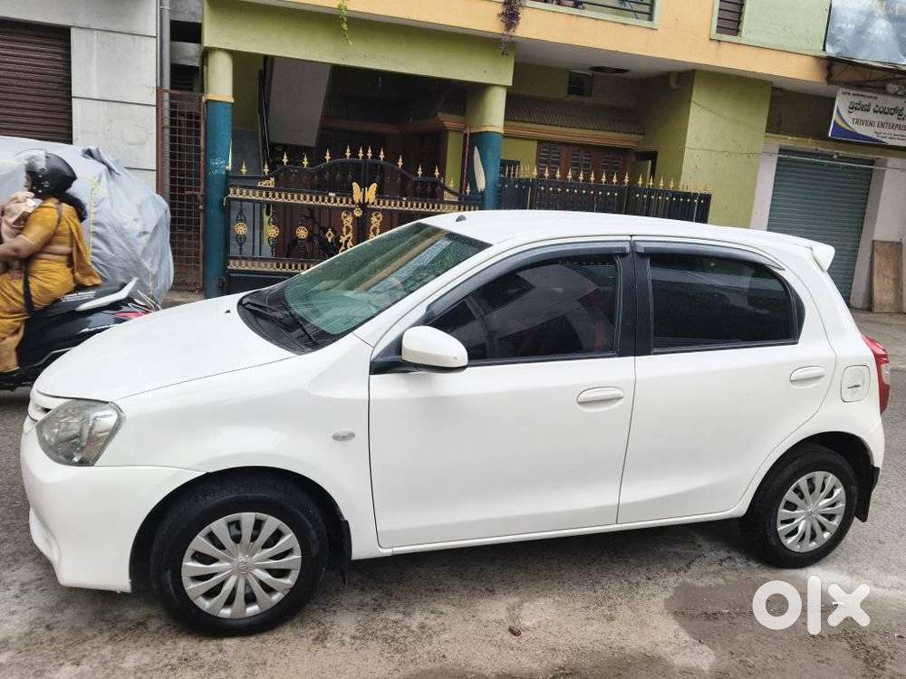 Toyota Etios Liva, 2013, Petrol
