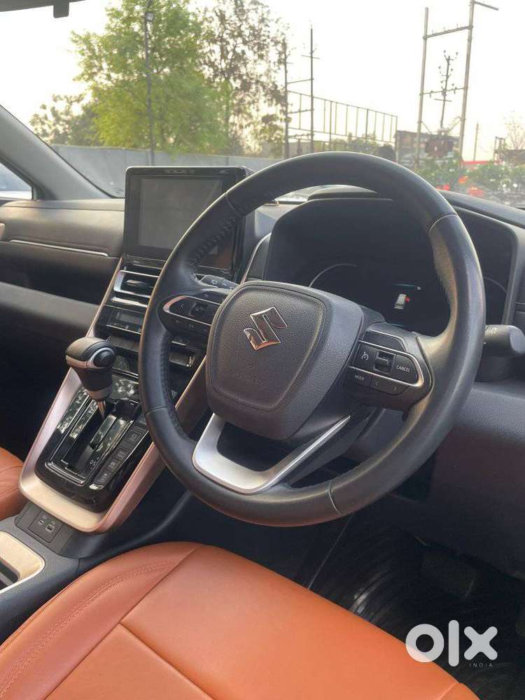 Maruti Suzuki Invicto Zeta Plus 7str, 2025, Petrol