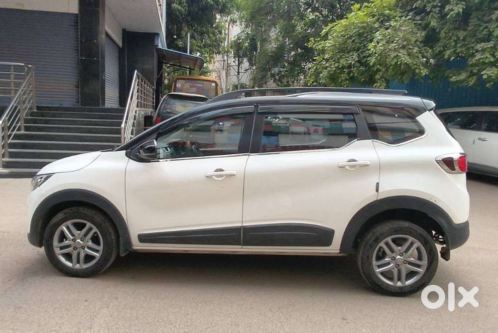 Renault Triber Rxz, 2022, Petrol