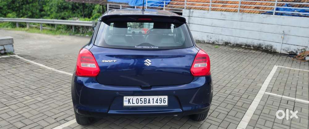 Maruti Suzuki Swift Vxi + Manual, 2023, Petrol