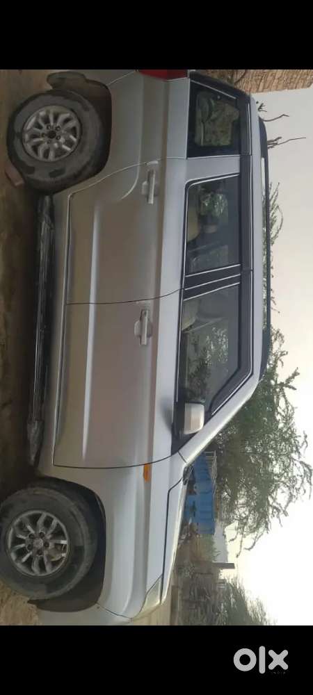 Mahindra Tuv 300 T8