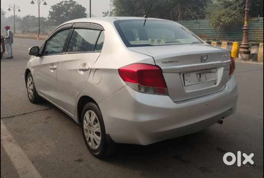 Honda Amaze 2015 Petrol Well Maintained