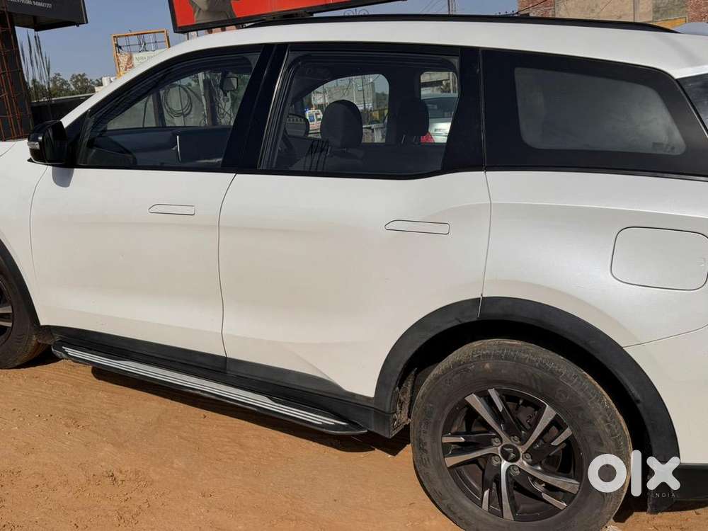 Mahindra Xuv700 2022 Diesel Well Maintained