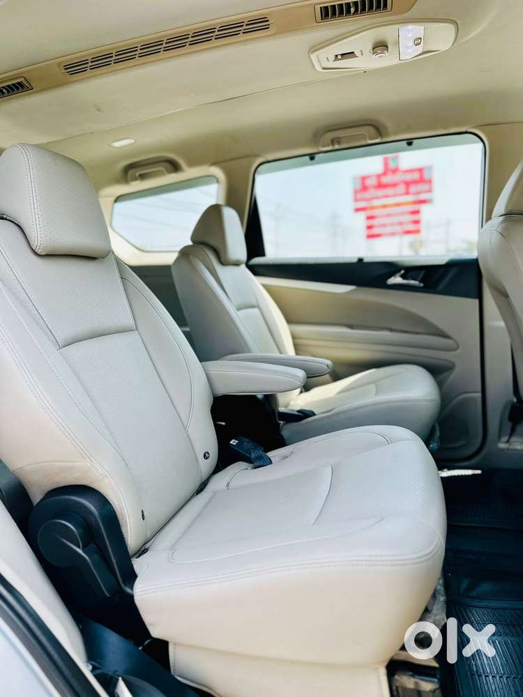 Mahindra Marazzo M8, 2018, Diesel