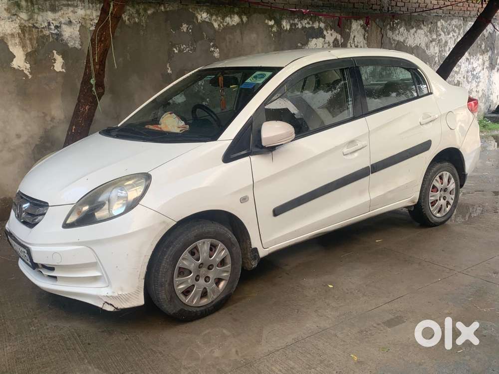 Honda Amaze 2015 Petrol Urgent Sell
