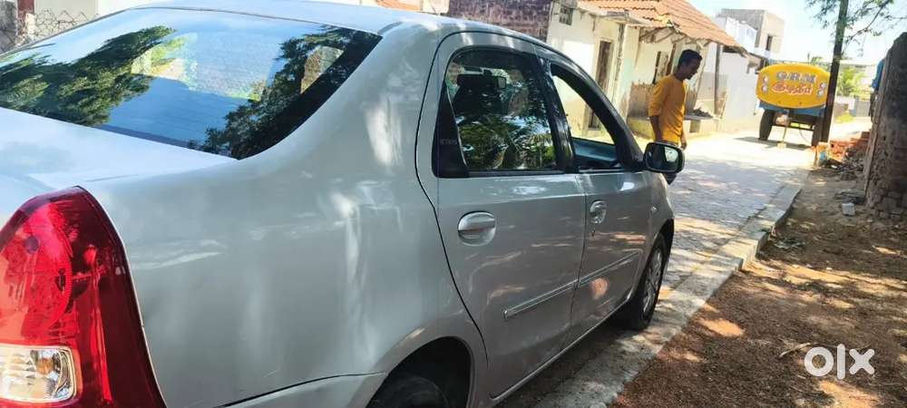 Toyota Etios Cross 2012