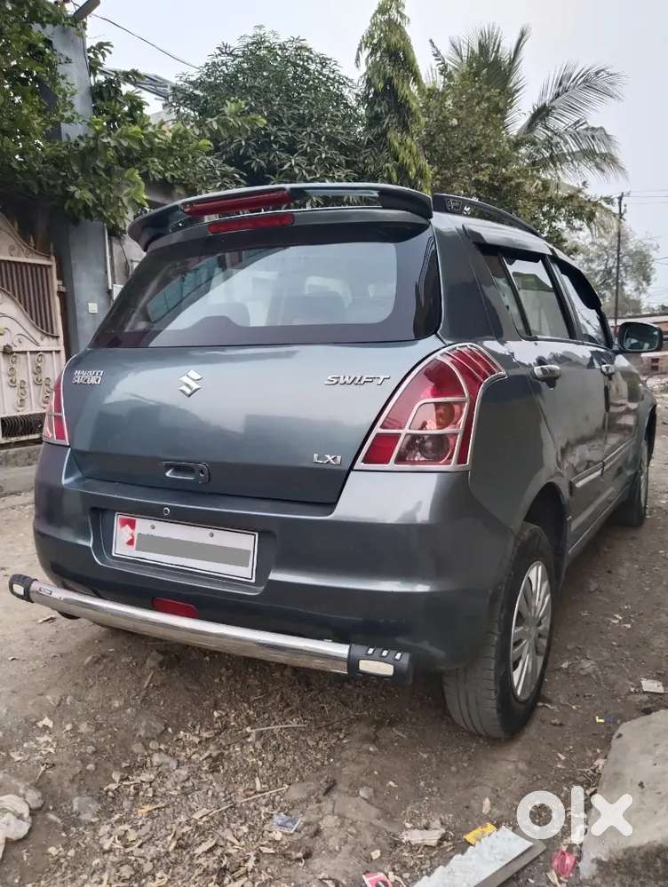 Maruti Suzuki Swift 
Lxi
