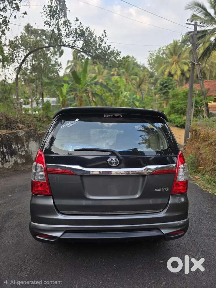 Toyota Innova 2014 Diesel Well Maintained Orginal Kerala Grey Colour