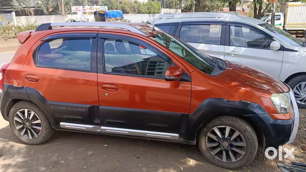 Toyota Etios Cross Petrol 2015