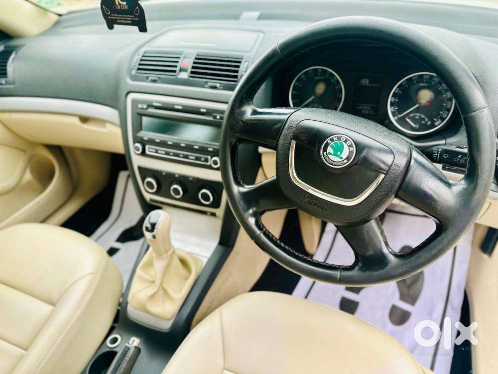 Skoda Laura Ambiente 2.0 Tdi Cr Manual, 2014, Diesel