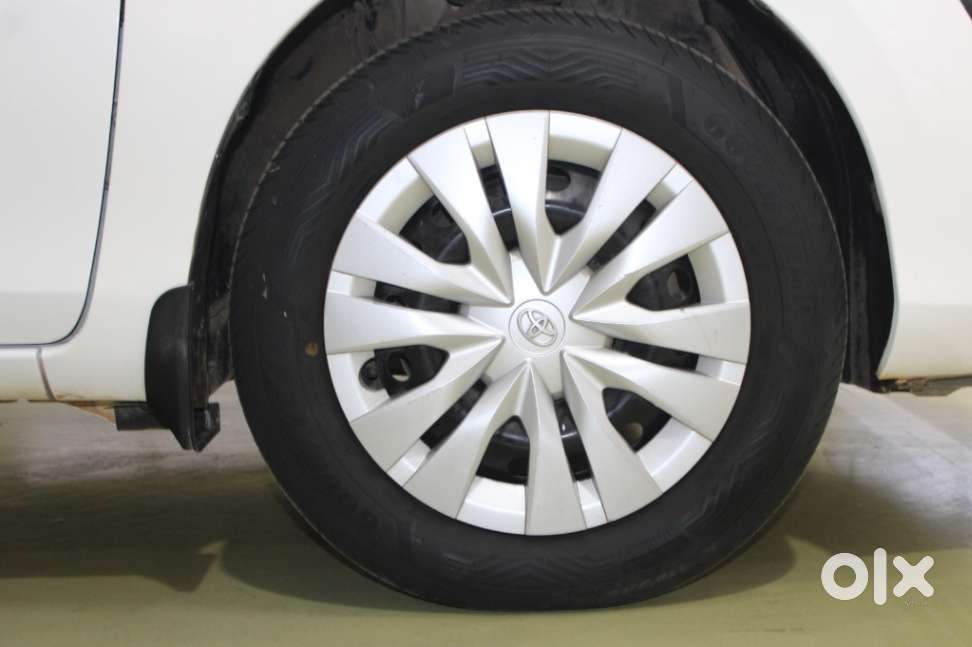 Toyota Yaris J Cvt, 2018, Petrol