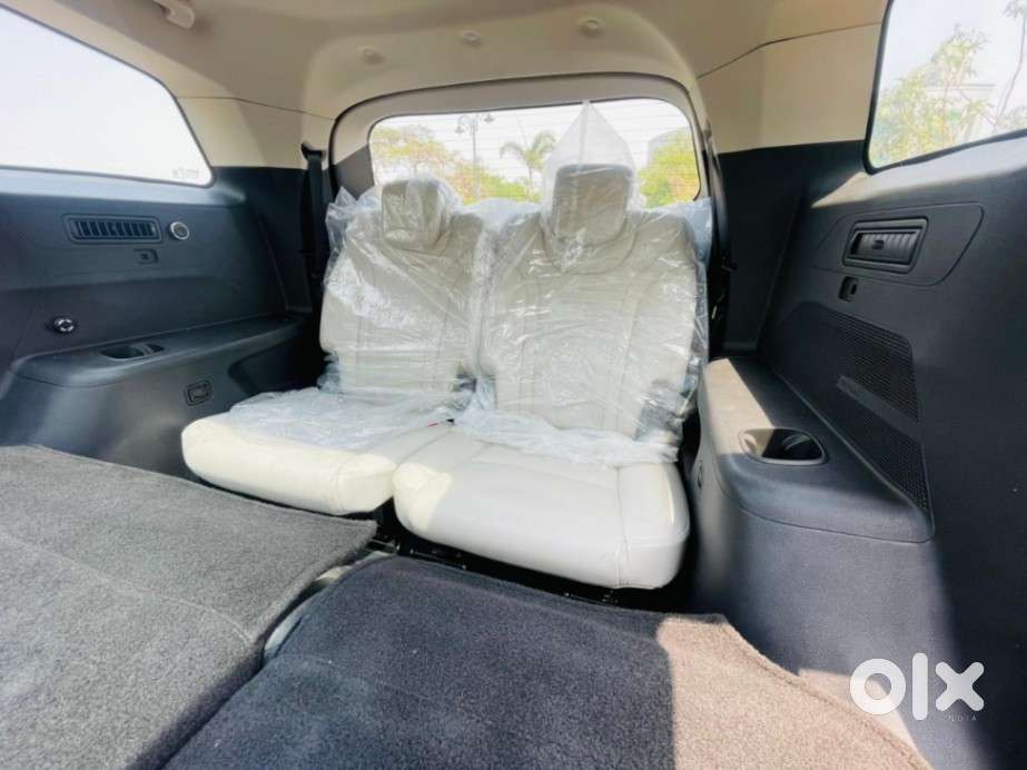 Mahindra Xuv700 2.2 Ax 7 Diesel At Str, 2025, Diesel