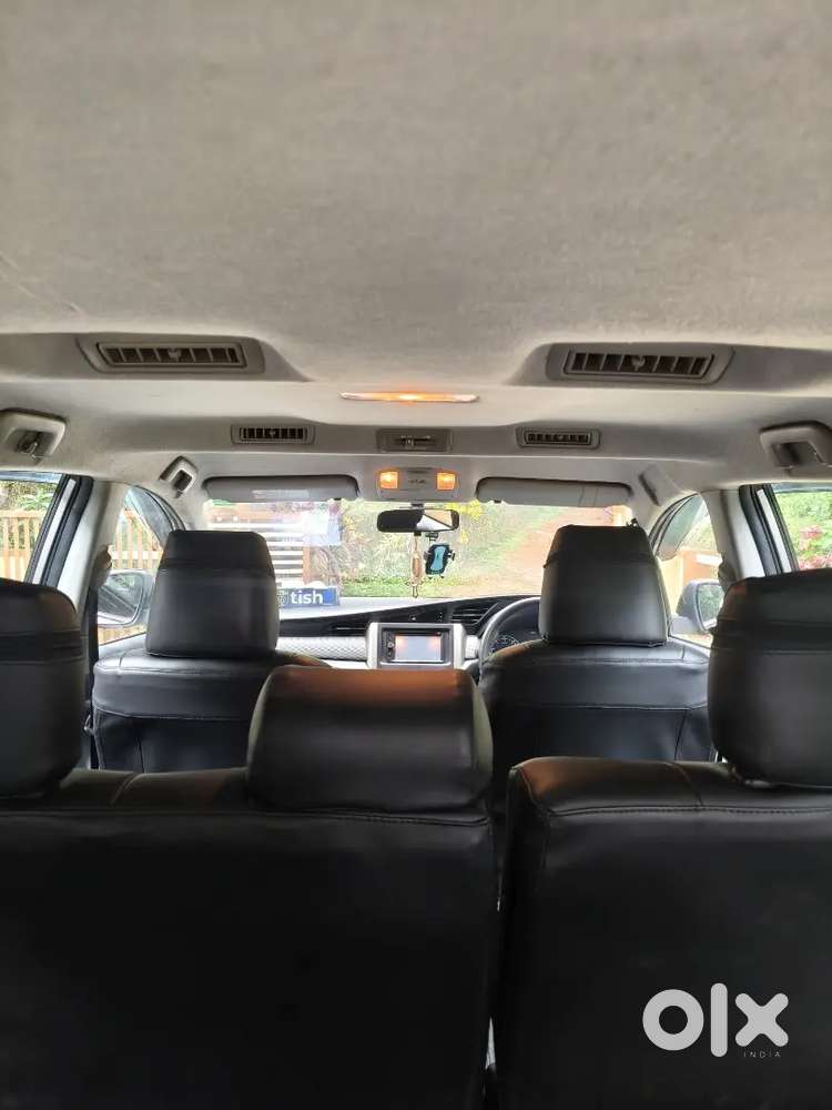 Toyota Innova Crysta G 8 Diesel 2017