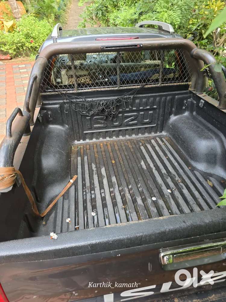 Isuzu V-cross 2018 Manual