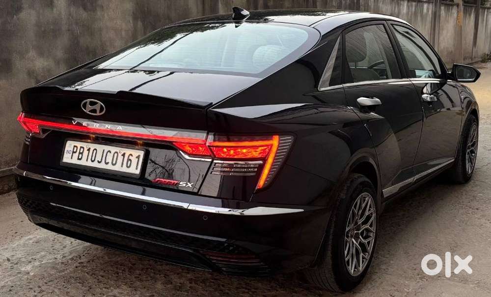 Hyundai Verna, 2023, Petrol