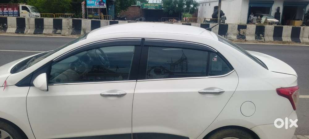 Hyundai Petrol Manual 2014 Mint Conditon Only Serious Buyer Contact Me