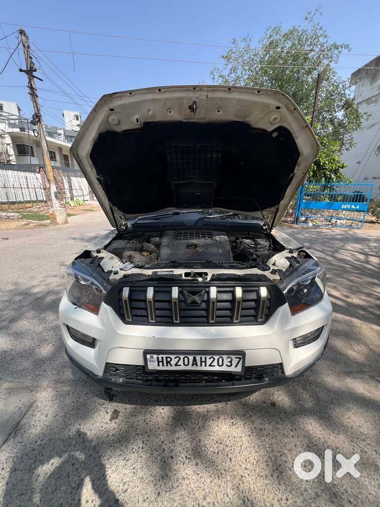 Mahindra Scorpio 4x4 Automatic Transmisson Diesel 2016 Model