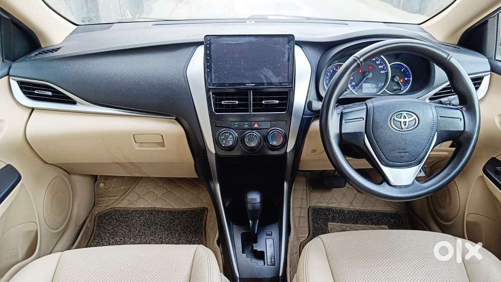 Toyota Yaris J Cvt, 2019, Petrol