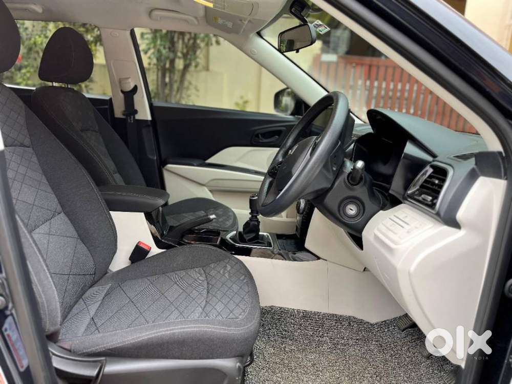 Mahindra Xuv 3xo, 2025, Petrol