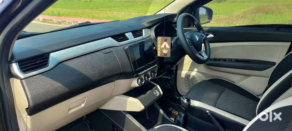 Renault Triber Rxz, 2022, Petrol