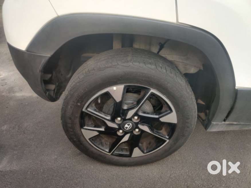 Tata Punch Accomplished Dazzle Sunroof Cng, 2023, Petrol