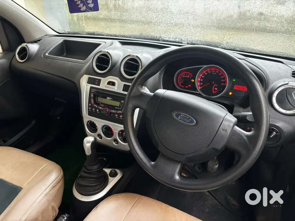 Ford Figo Petrol Lxi 2011 Model