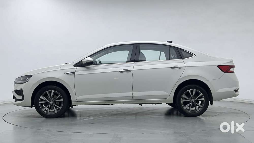 Skoda Slavia Style 1.0l Tsi At, 2023, Petrol