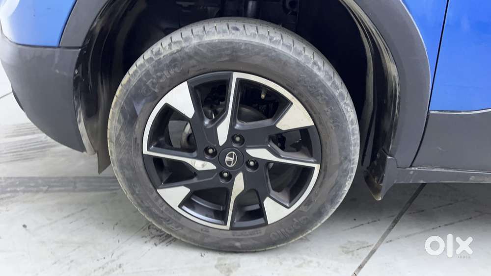 Tata Punch 1.2 Revotron Creative Amt Dual Tone, 2022, Petrol