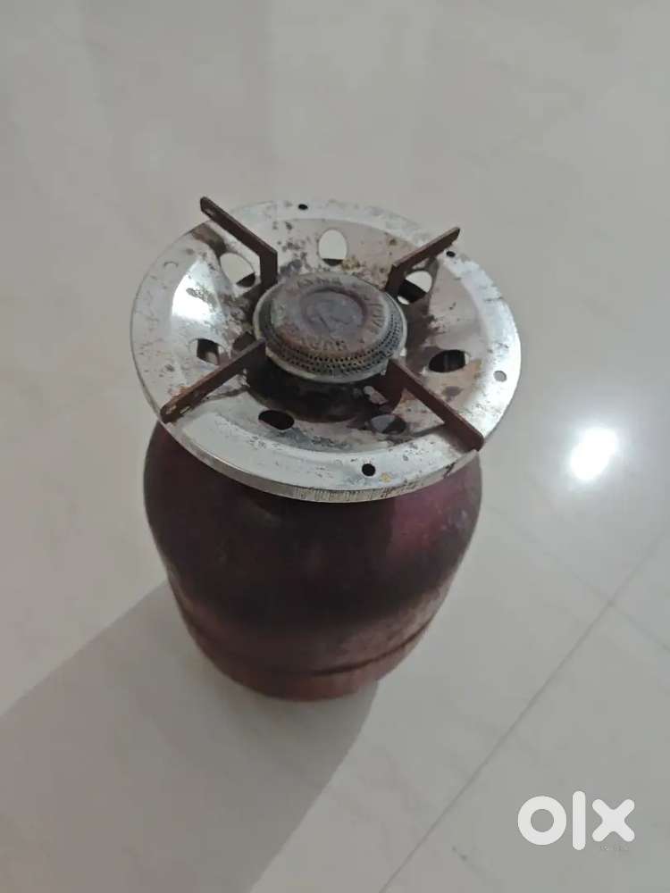 Tanki hai 7.5kilo ka acha condition mai