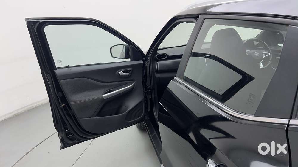 Nissan Magnite 1.0 Xv Premium, 2023, Petrol
