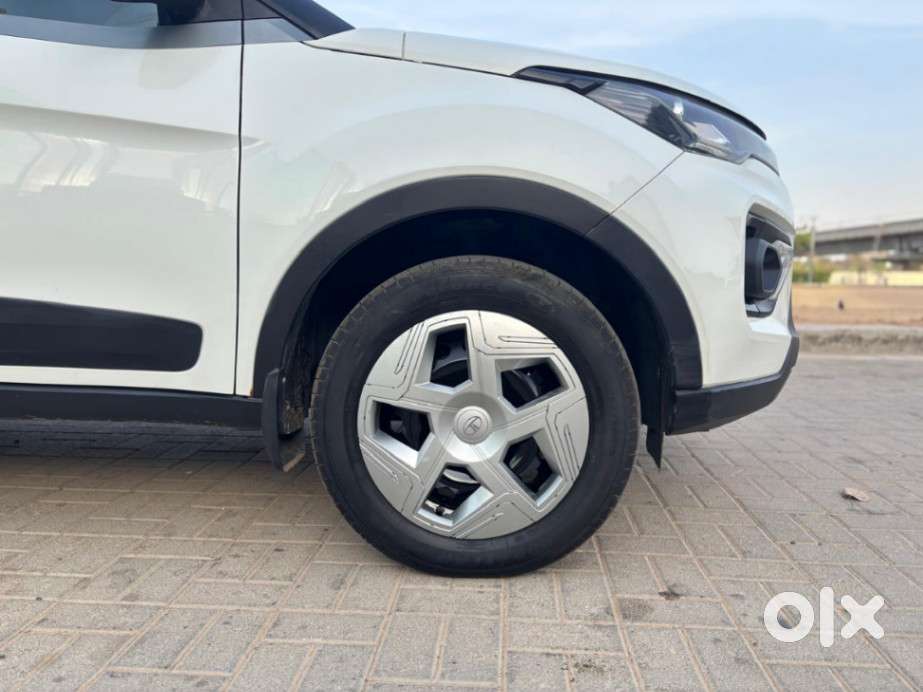 Tata Nexon 1.2 Revotron Xma Amt (s), 2021, Petrol
