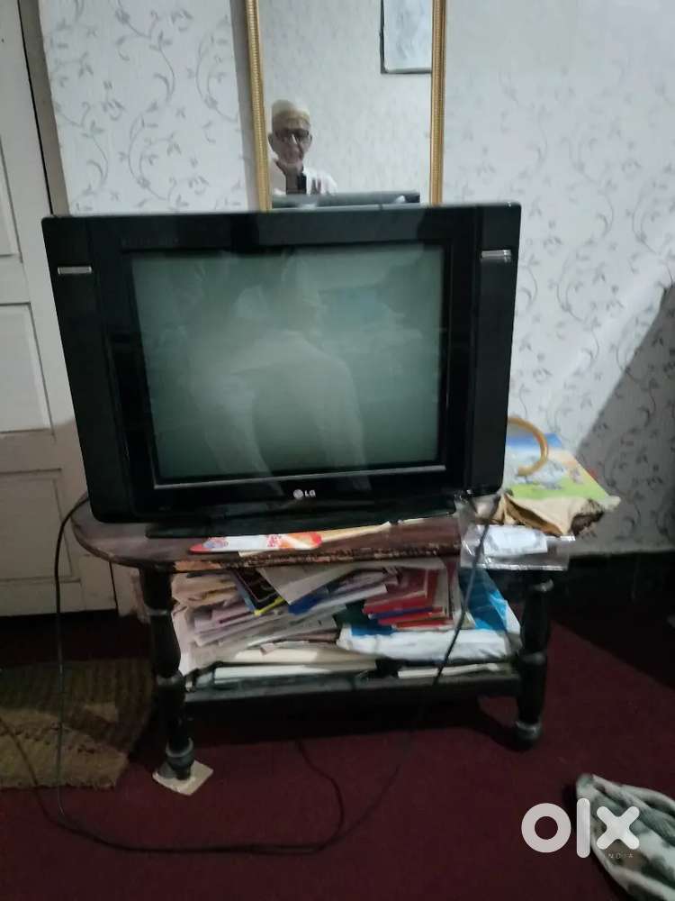 LG colour TV 21 inches