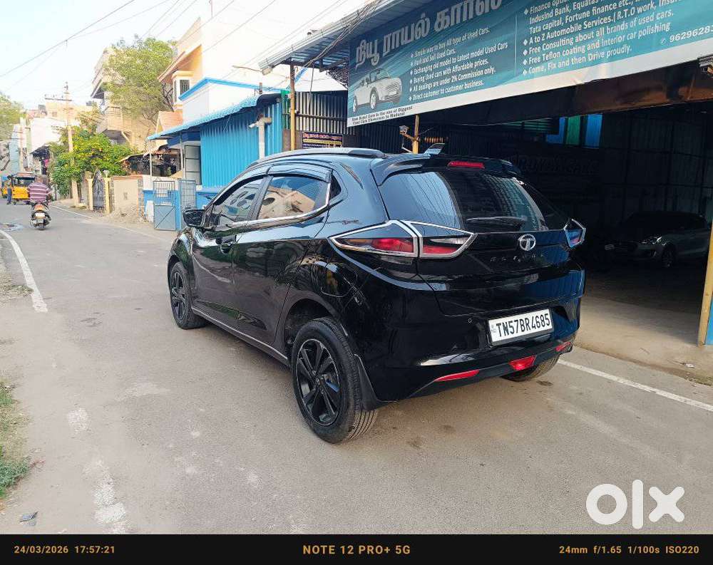 Tata Altroz 1.2 Xz Plus Dark Edition, 2023, Petrol