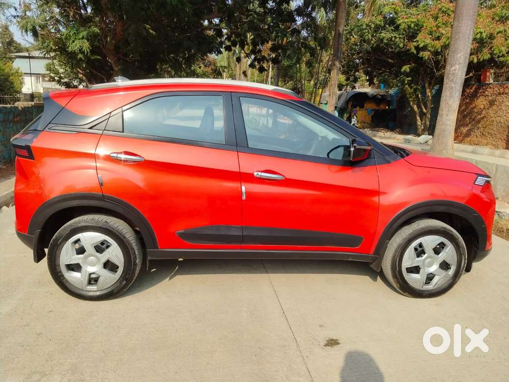 Tata Nexon Pure Plus (s) Petrol Amt, 2024, Petrol